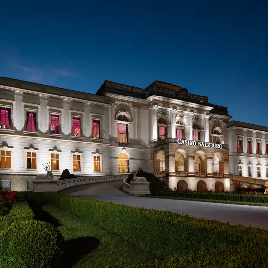 salzburg_quer_nacht_0241_fassade_2017_icv2_casinos_austria_ag.jpg