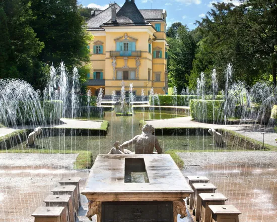 fuerstentisch_mit_schloss_schlossverwaltung_hellbrunn_sulzer.jpg